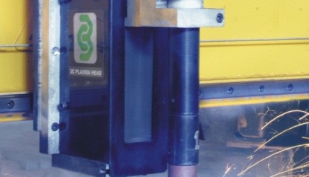 کله گی برش پلاسما با کنترل CNC و دقت بالا کله گی برش CNC با امکان THC (حفظ اتوماتیک فاصله تورچ از ورق در حین برشکاری برای جبران انحنای ورق)...