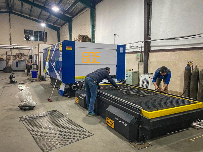 آموزش اپراتور های دستگاه های برش + نصب دستگاه در محل برای مشتریان سراسر کشور + خدمات پس از فروش دستگاه های برش لیزر + برش + برش لیزر + سی ان سی + cnc + سرویس + راه اندازی + دستگاه + آموزش + اپراتور + مانیتور + سرویس + laser operator training + training + operator training + خدمات پس از فروش دستگاه های CNC